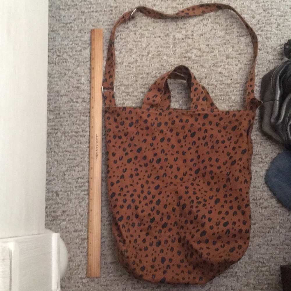 Baggy leopard print hobo